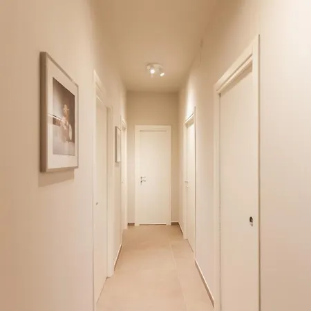 Neapolitan Skyscraper * Nápoly