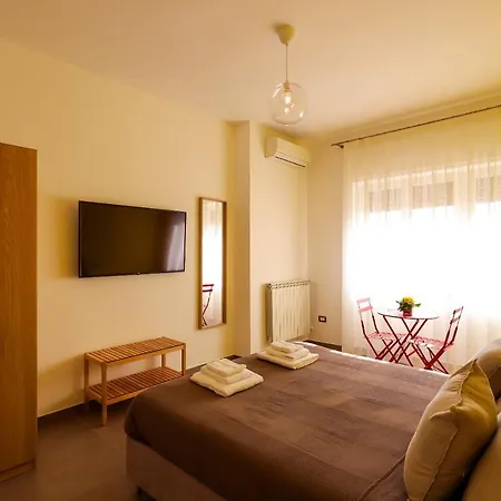 Neapolitan Skyscraper * Nápoly