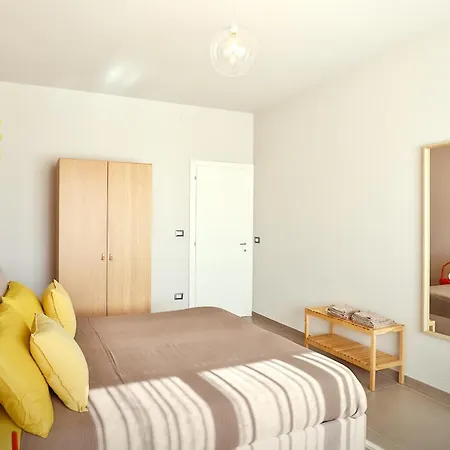 Neapolitan Skyscraper Nyaraló