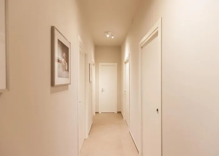 Neapolitan Skyscraper * نابولي