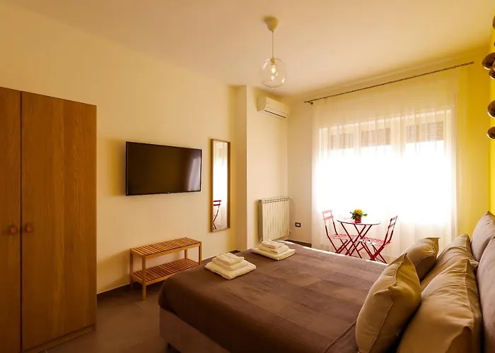 Neapolitan Skyscraper * نابولي