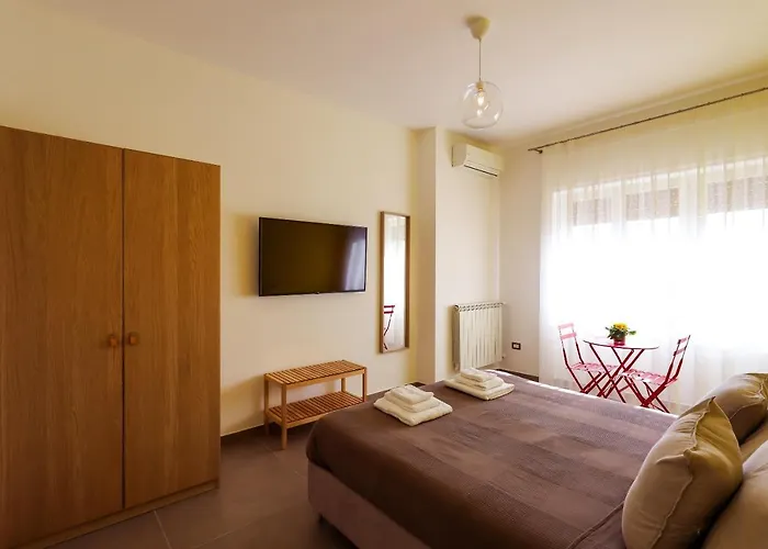 Neapolitan Skyscraper *