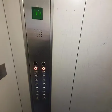 Neapolitan Skyscraper Semesterbostad