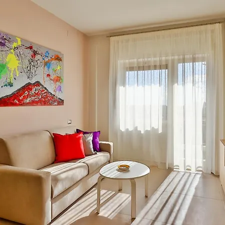 Neapolitan Skyscraper Semesterbostad